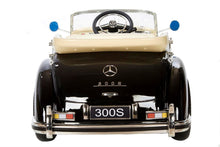 Cargar imagen en el visor de la galería, Coche eléctrico para niños - Mercedes 300S Pintado en Negro 2x12V -