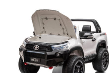 Load image into Gallery viewer, TOYOTA HILUX 4X12V 2 PLAZAS COCHES ELECTRICOS PARA NIÑOS
